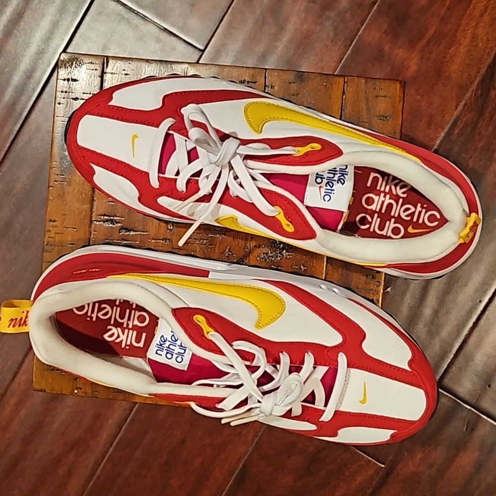 Women's Nike Air Max Dawn.Size 8.5